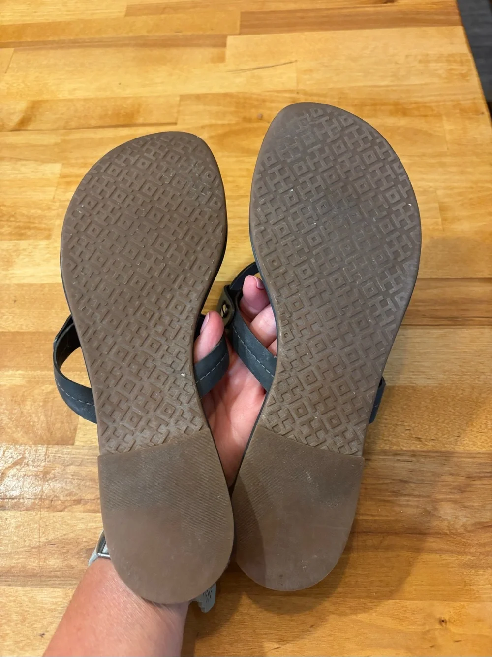 Tory Burch Black Leather Logo Thong Sandals - 7.5